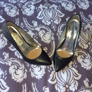 Black Pumps